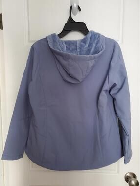 Aasics Women's NWT  Jacket Sz M